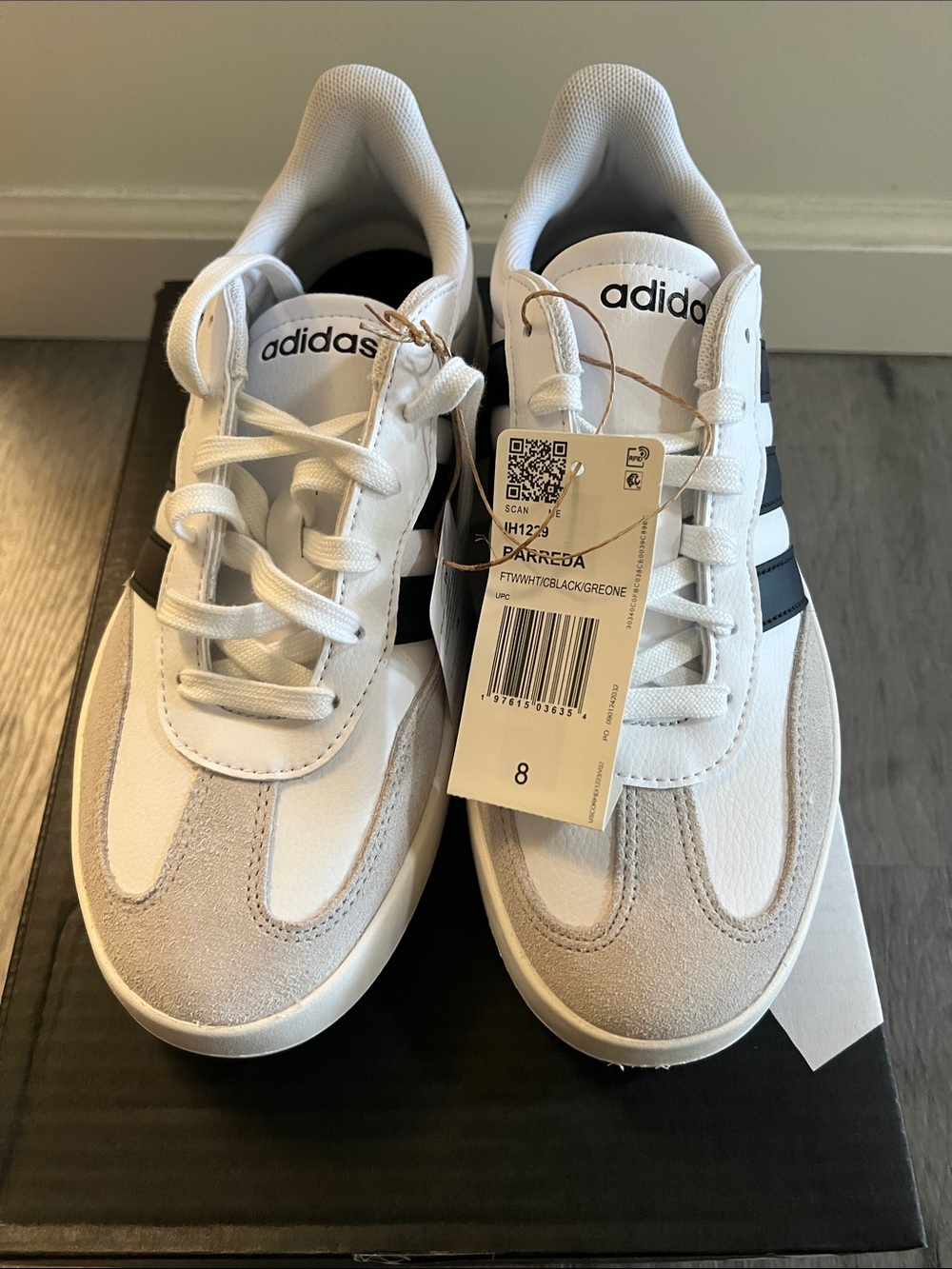 Size 8 Adidas Barreda Sneaker - Women’s sneakers